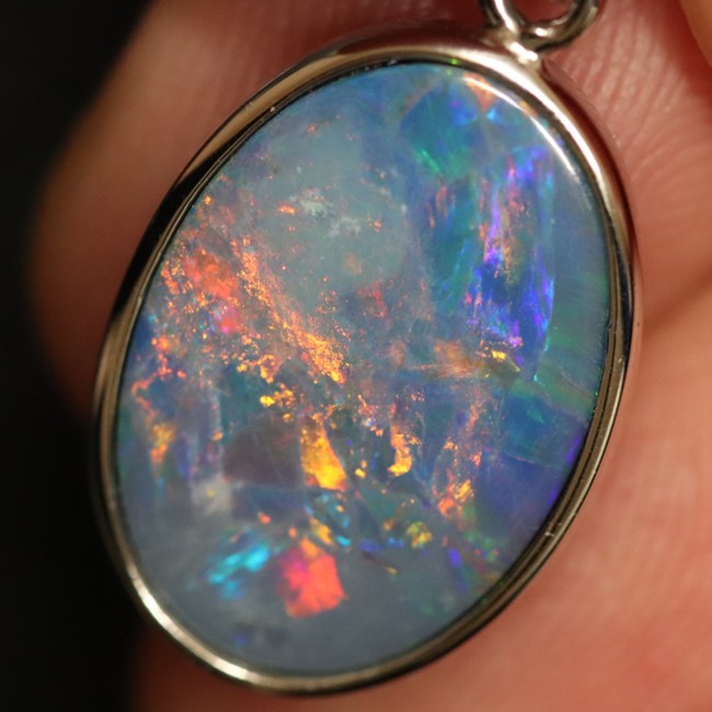 2.02 g Australian Doublet Opal with Silver Pendant : L 27.0 mm