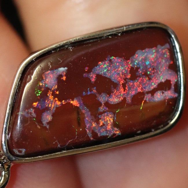 2.80 g Australian Boulder Opal with Silver Pendant : L 27.0 mm