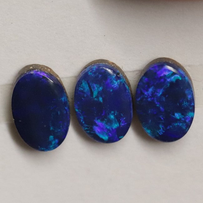 1.25 cts Australian Opal, Doublet Stone, Cabochon 3pcs 6x4