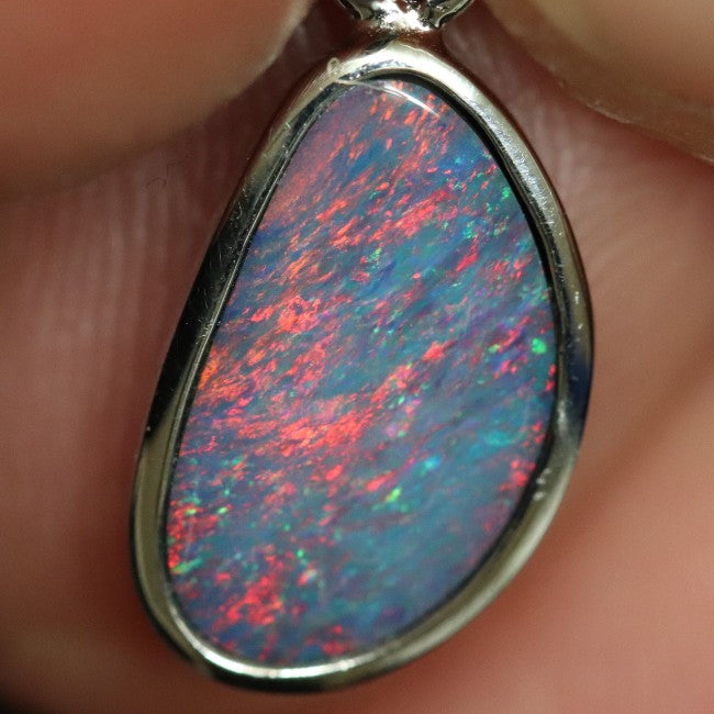 1.09 g Australian Doublet Opal with Silver Pendant : L 21.3 mm