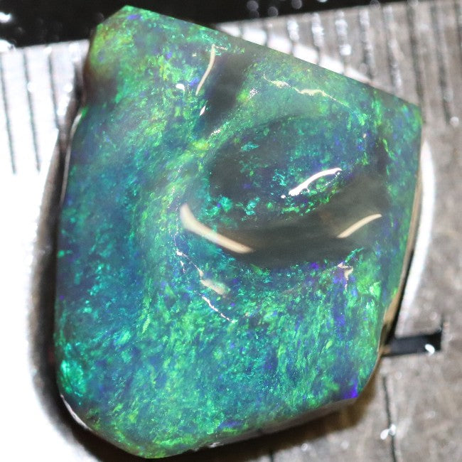 12.70 cts Single Opal Rough for Carving Lightning Ridge
