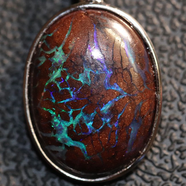 2.34 g Australian Boulder Opal with Silver Pendant : L 26.4 mm