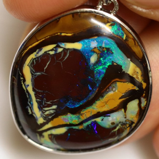 6.91 g Australian Boulder Opal with Silver Pendant : L 34.5 mm