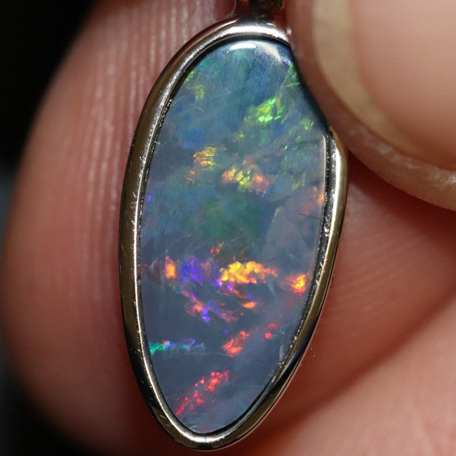 1.23 g Australian Doublet Opal with Silver Pendant : L 23.8 mm