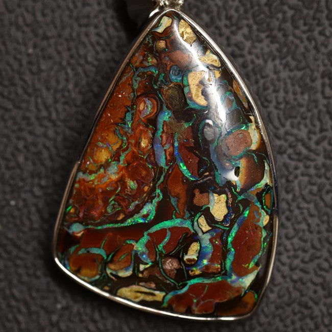 9.29 g Australian Boulder Opal with Silver Pendant : L 38.5 mm